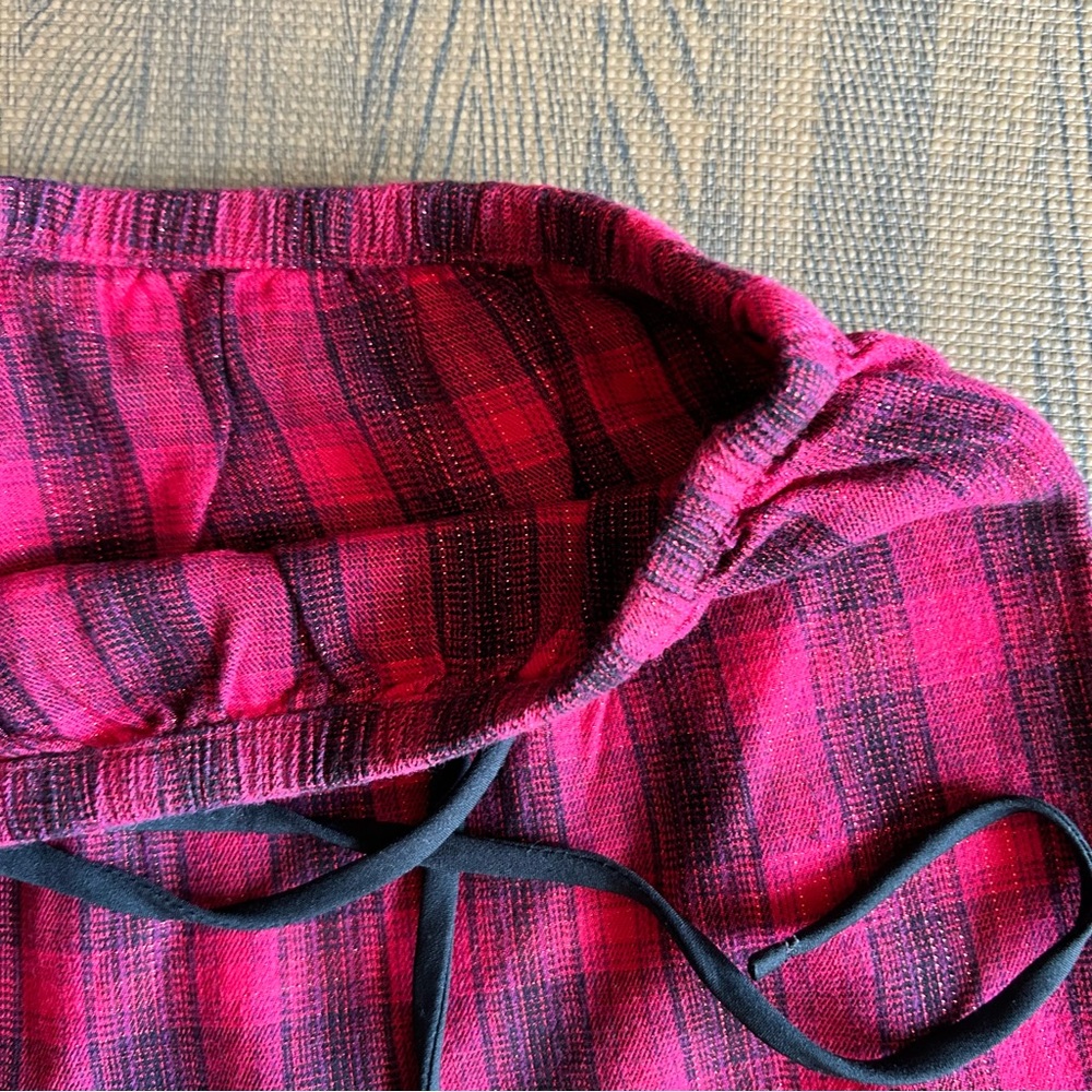 Plaid Red Women's Pajama Set - Picture 5 of 14
